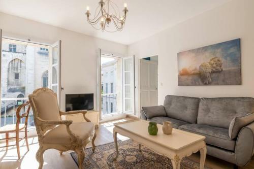 Apartamento Bien D'exception En Face Du Palais Des Papes