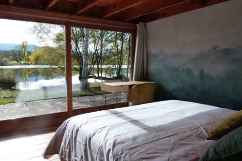 Cottage Les Pyr�n�es Au Bord de L'eau