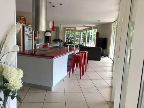 Villa Anani 9/p+1bb Piscine Chauff�e