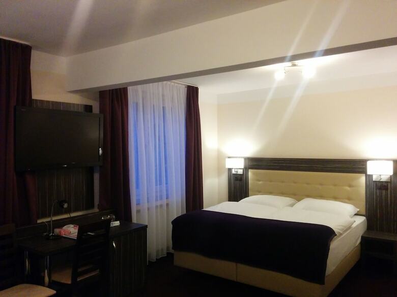Hotel Famosa
