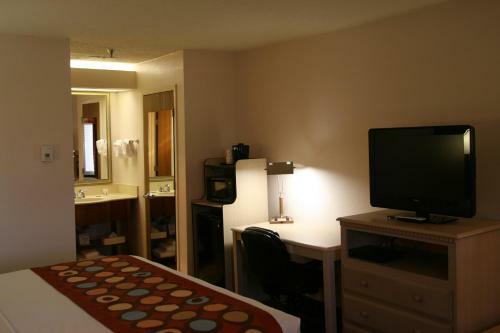 Americinn Hotel And Suites