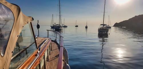 La Ornella - Location Bateau � Quai de Thierry Bourgait