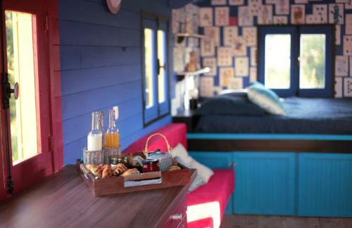 Bed & Breakfast La Roulotte Magic ! Des Grillots