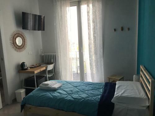 Hostal Holabologna B&B