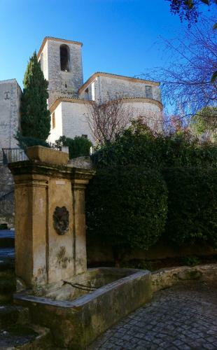 Maison De Village
