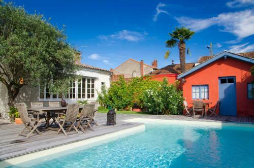 Bed & Breakfast La Ferrade Chambres D'hotes