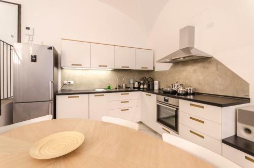 Apartamento Cartoleria Suite: Spazioso, Moderno E Centrale