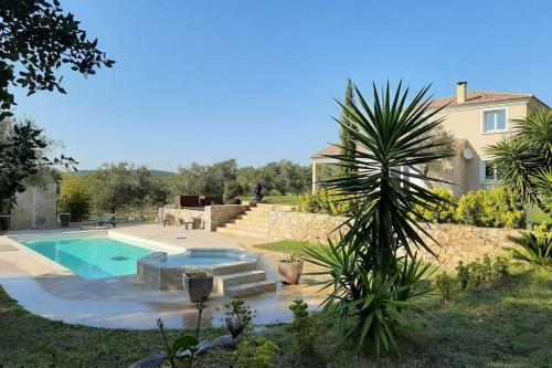 Tr�s Belle Villa Piscine Jacuzzi Grande Propri�t�