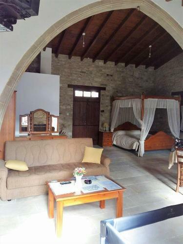Romios Apartments