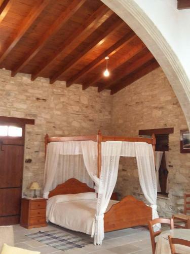 Romios Apartments