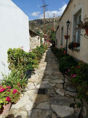 Romios Apartments