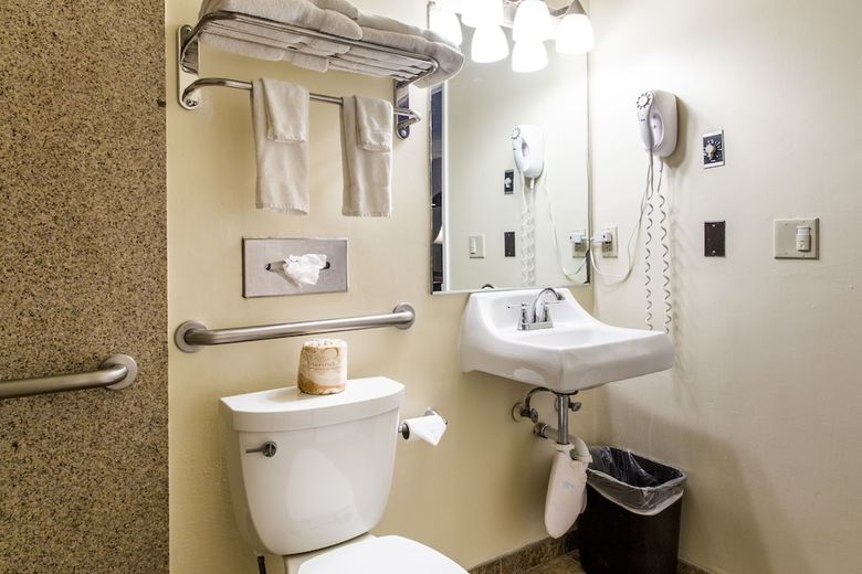 Motel San Luis Inn And Suites