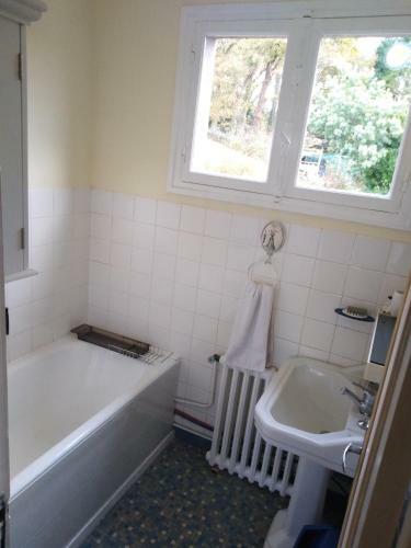Maison de Campagne En Bordure de For�t