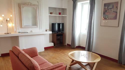 Bel-vue Belv�s P�rigord, G�te Avec Vue Imprenable , Piscine