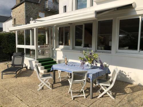 Villa Le Huic Maison de Marin Lambriss�e