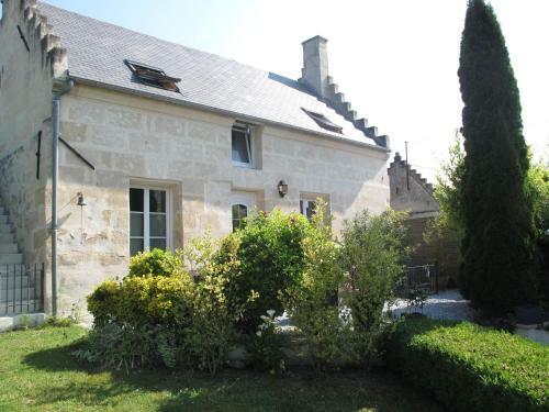 La Maison Des Chiens Rouges