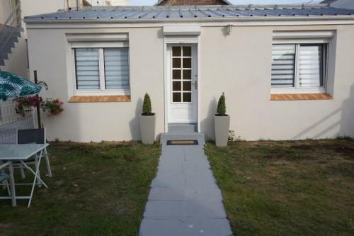 Maison de Standing Avec Jardin � 200m de La Plage