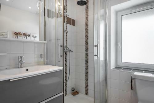 Maison de P�cheur R�nov�e - Cour Close Ensoleill�e
