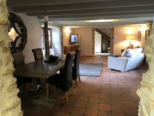 Gites Le Segur - Wisteria Cottage