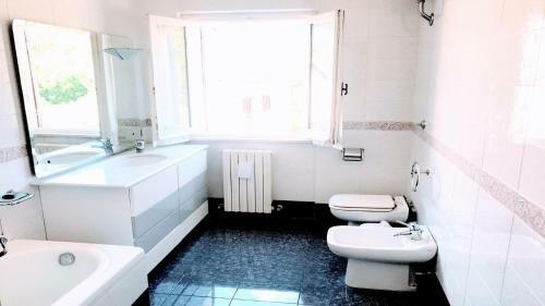 Villa Vallocchia - Sleeps 18 Exclusive Poolgrounds 5