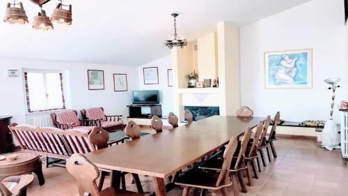 Villa Vallocchia - Sleeps 18 Exclusive Poolgrounds 2