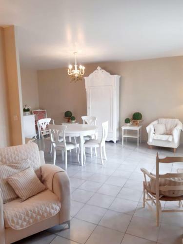 G�tes Entiers "l'olivier" Et "le M�dicis"
