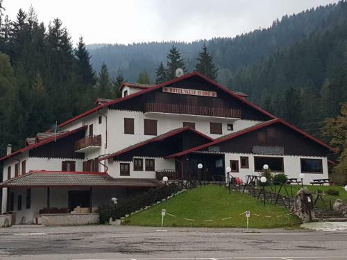 Apartamento Appartamento A Borno + 500 Mq Di Giardino