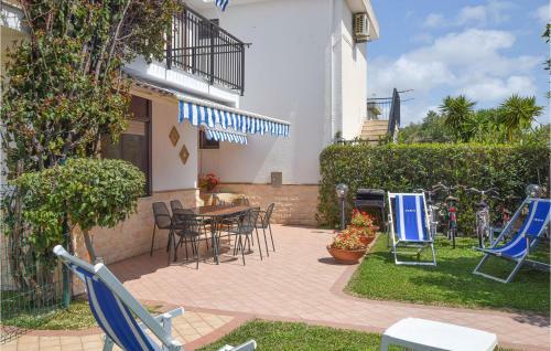 Nice Home In Botricello With Wifi And 2 Bedrooms