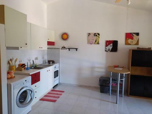 Home Holidays Pintadera
