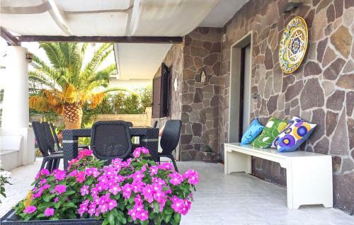 Beautiful Home In Brancaleone With Wifi And 5 Bedrooms