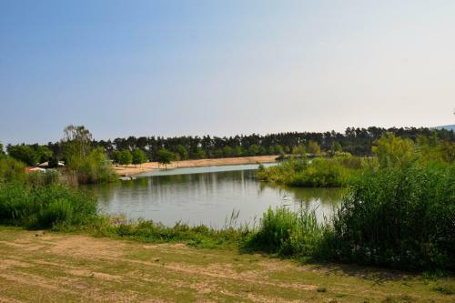 Schatzis Sch�ferwagenhotel Am See