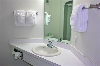 Motel 6 Red Deer