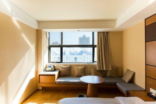 Ji Hotel Zhaojiabang Road