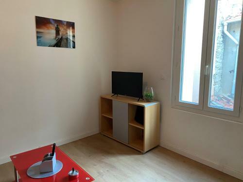 Apartamento Studio In Family Building