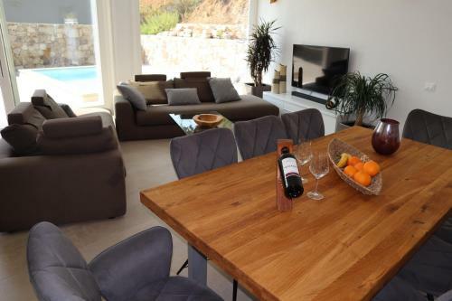 Neues Haus Mit Beheiztem Pool