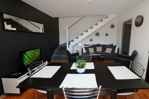 Apartamentos Joli T3 En Duplex Tout �quip�