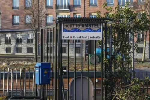 Bed & Breakfast Houseboat Next To Amstel