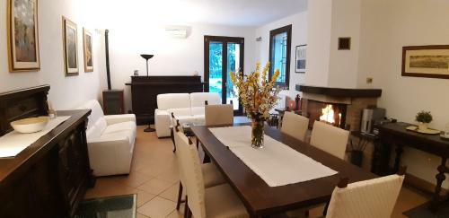 Bed & Breakfast La Torre Di Longara