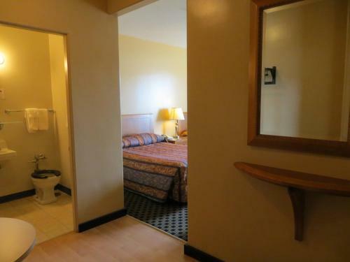 Hotel Athabasca Valley Inn & Suites