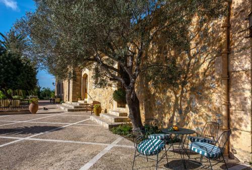 Aparthotel Can Estades