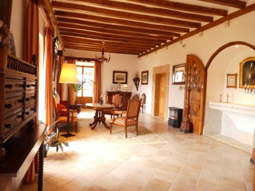 Aparthotel Can Estades