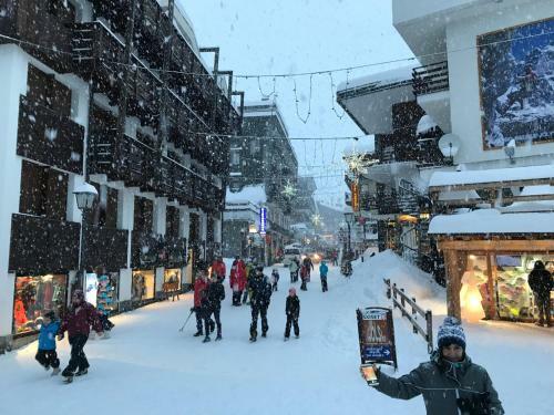 Apartamento Giomein - Flat In Cervinia 50m From Slopes And City Centre