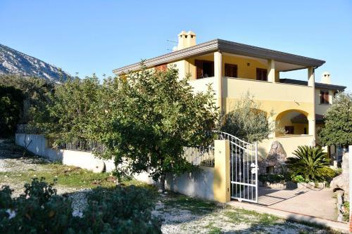 Apartamento Casa Con Vista Mare E Monti