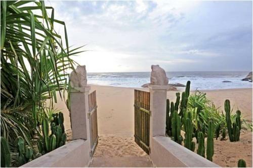 Villa Nikara Luxury Beach House