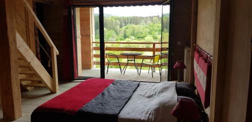 Hostal Le Jura En Toutes Saisons