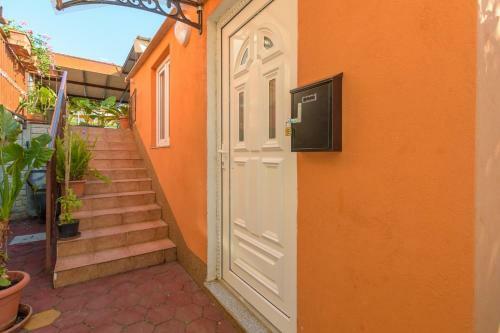 Apartment Orange - Garden Terrace