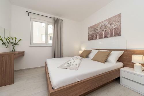 Apartments & Rooms Pool Villas Maris B