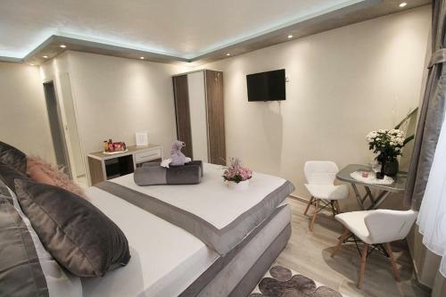 Hostal Alessio Premium Rooms