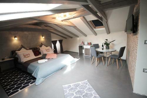Hostal Alessio Premium Rooms