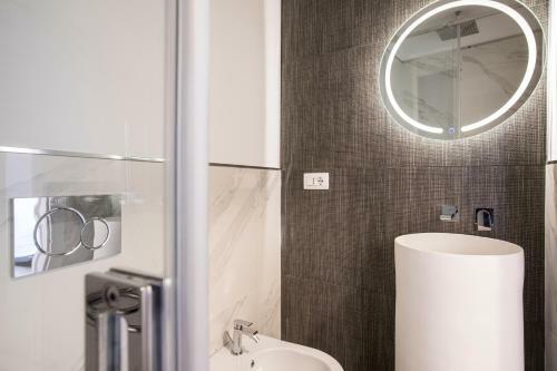 Hostal Vista Suites - Piazza Yenne